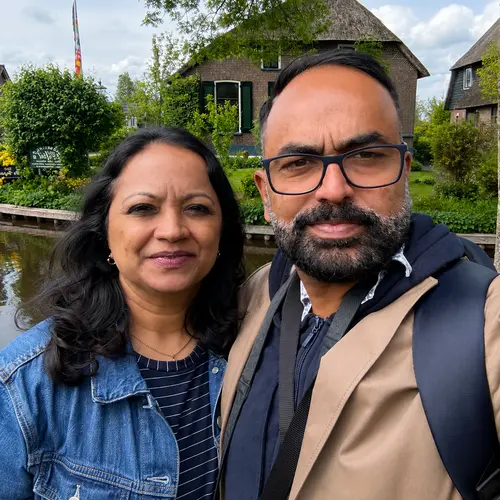 Vinod & Sangeeta